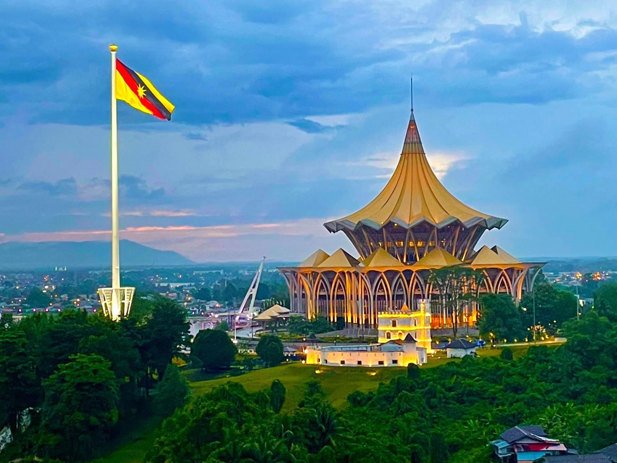 Kuching City Center Riverbank Suites With Marvelous River View Extérieur photo
