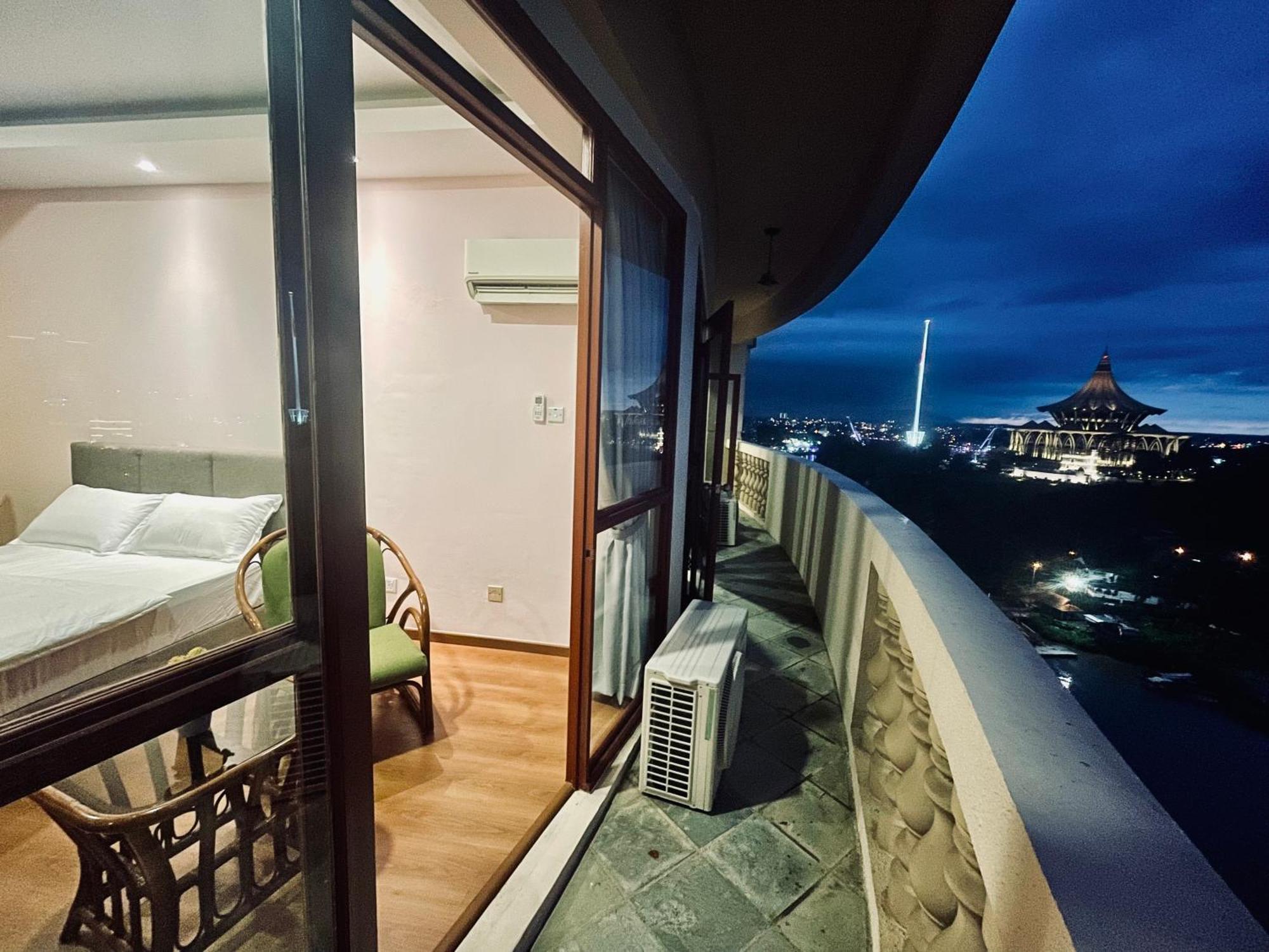 Kuching City Center Riverbank Suites With Marvelous River View Extérieur photo