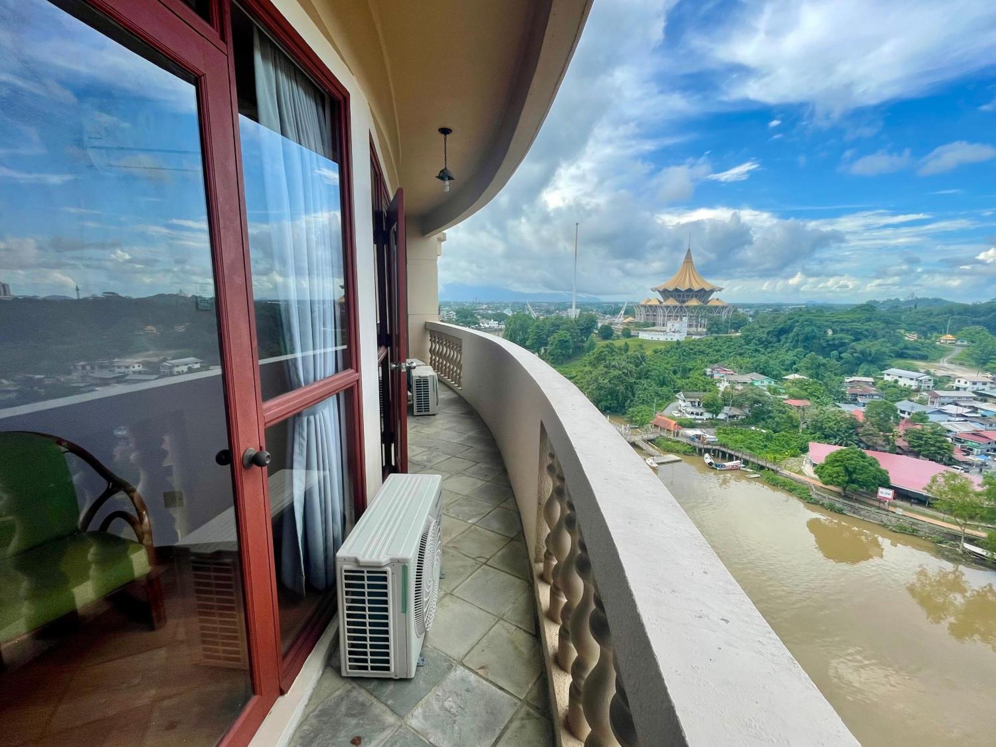 Kuching City Center Riverbank Suites With Marvelous River View Extérieur photo