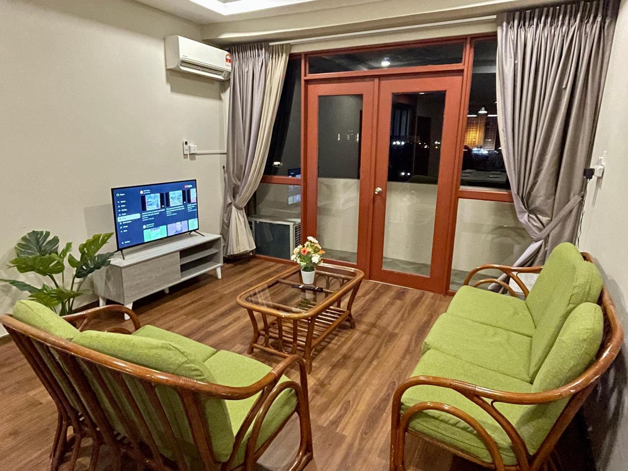 Kuching City Center Riverbank Suites With Marvelous River View Extérieur photo