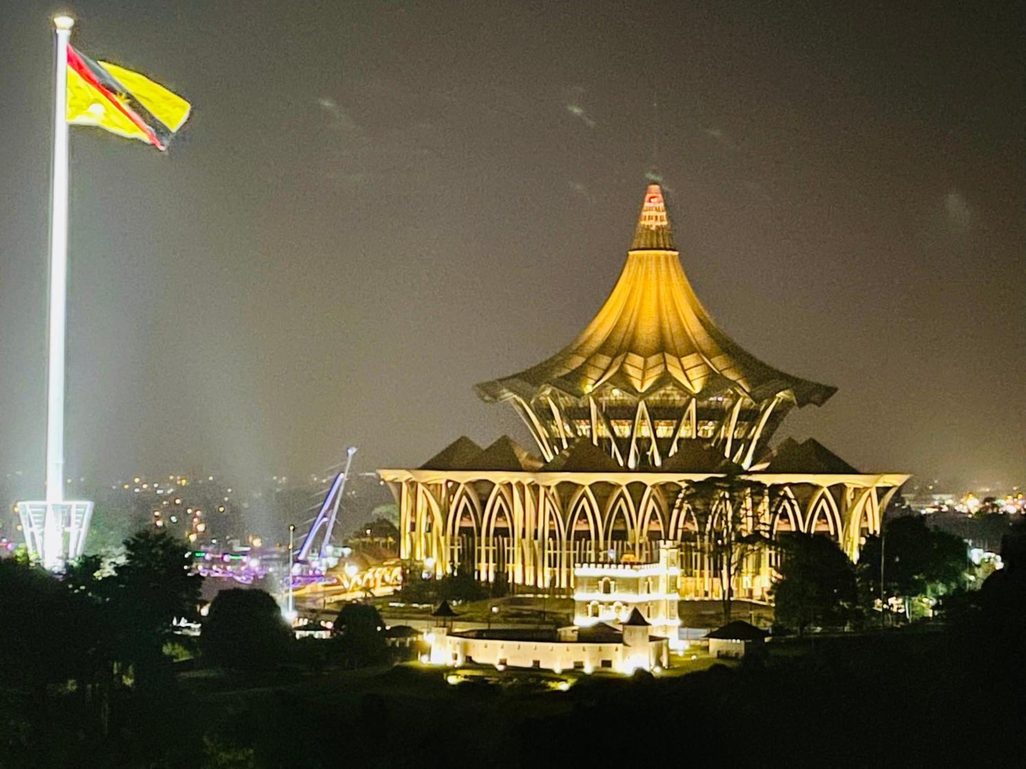 Kuching City Center Riverbank Suites With Marvelous River View Extérieur photo
