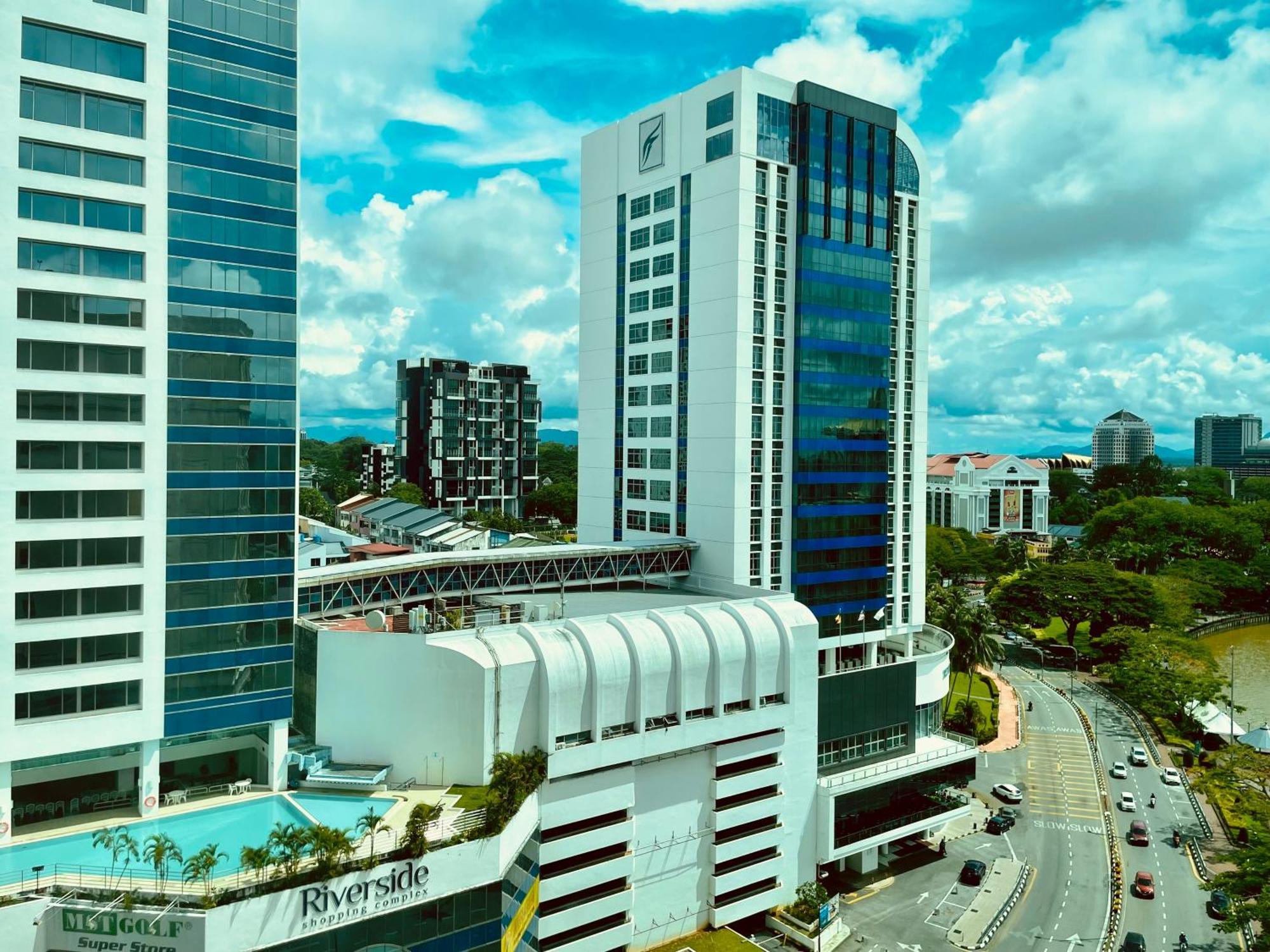 Kuching City Center Riverbank Suites With Marvelous River View Extérieur photo