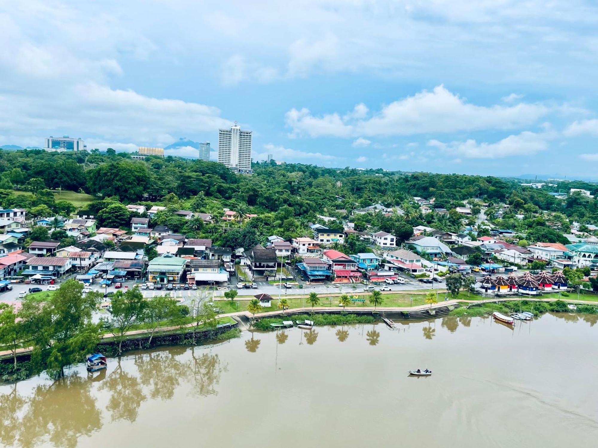Kuching City Center Riverbank Suites With Marvelous River View Extérieur photo