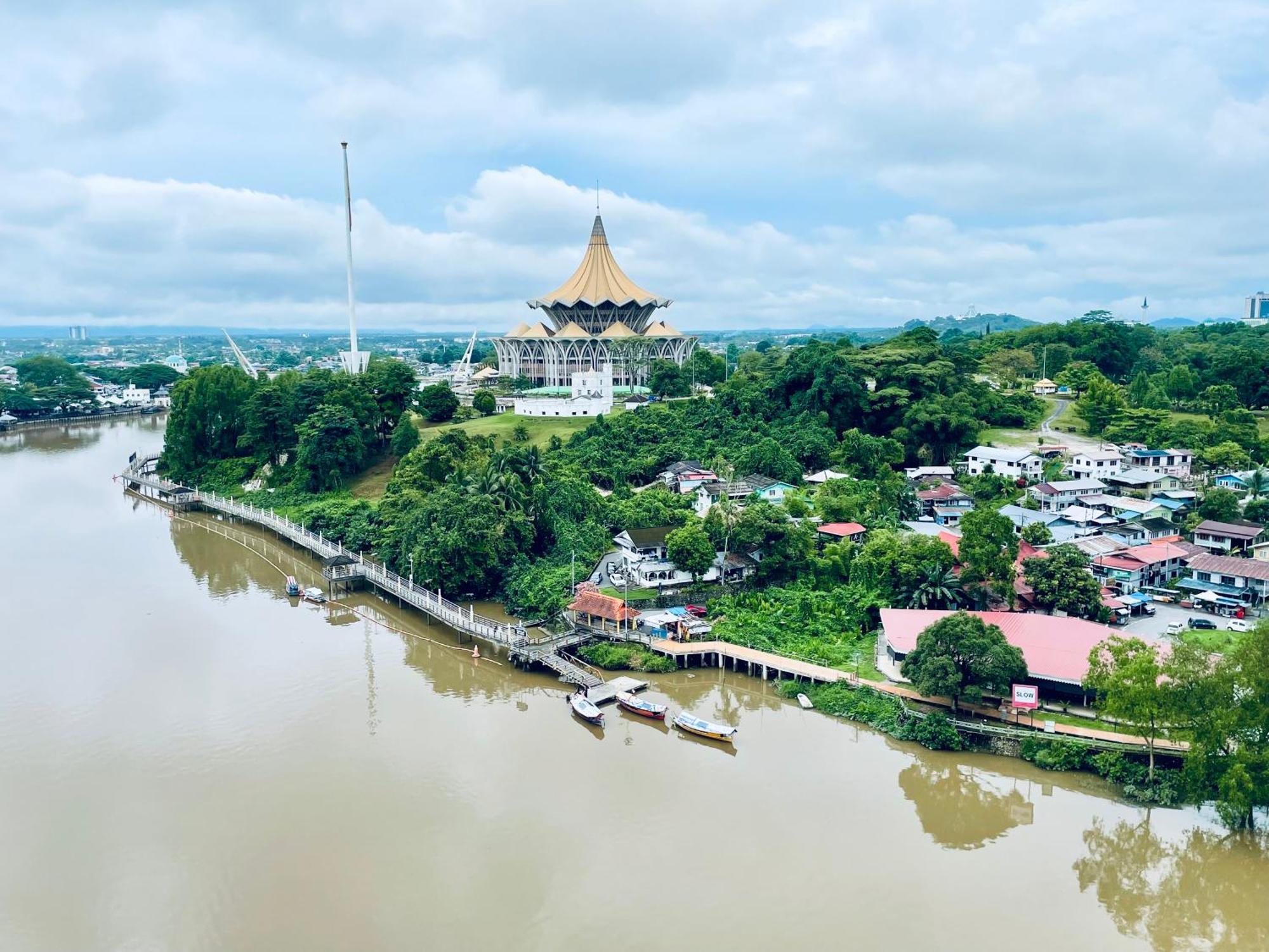 Kuching City Center Riverbank Suites With Marvelous River View Extérieur photo
