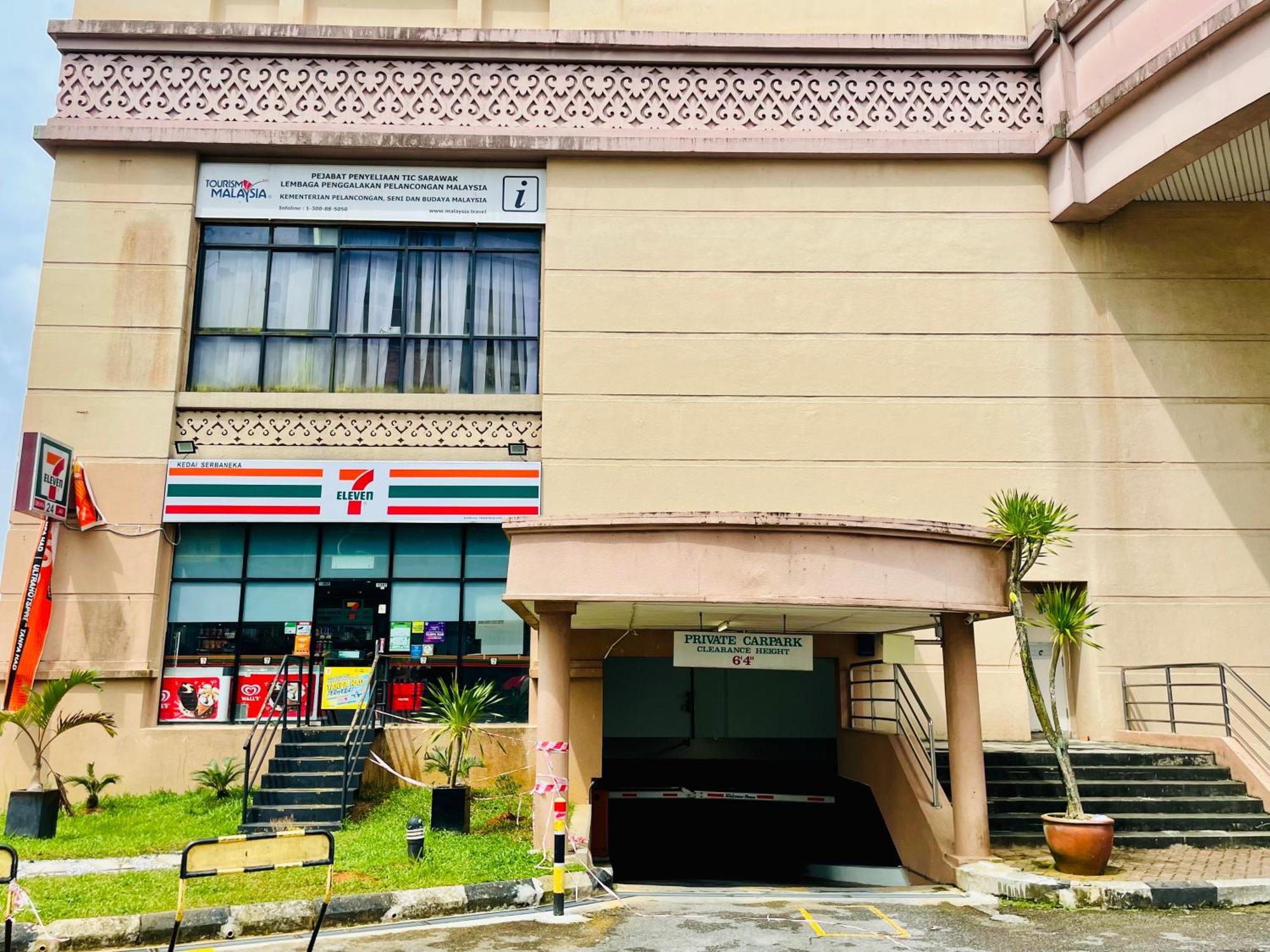 Kuching City Center Riverbank Suites With Marvelous River View Extérieur photo