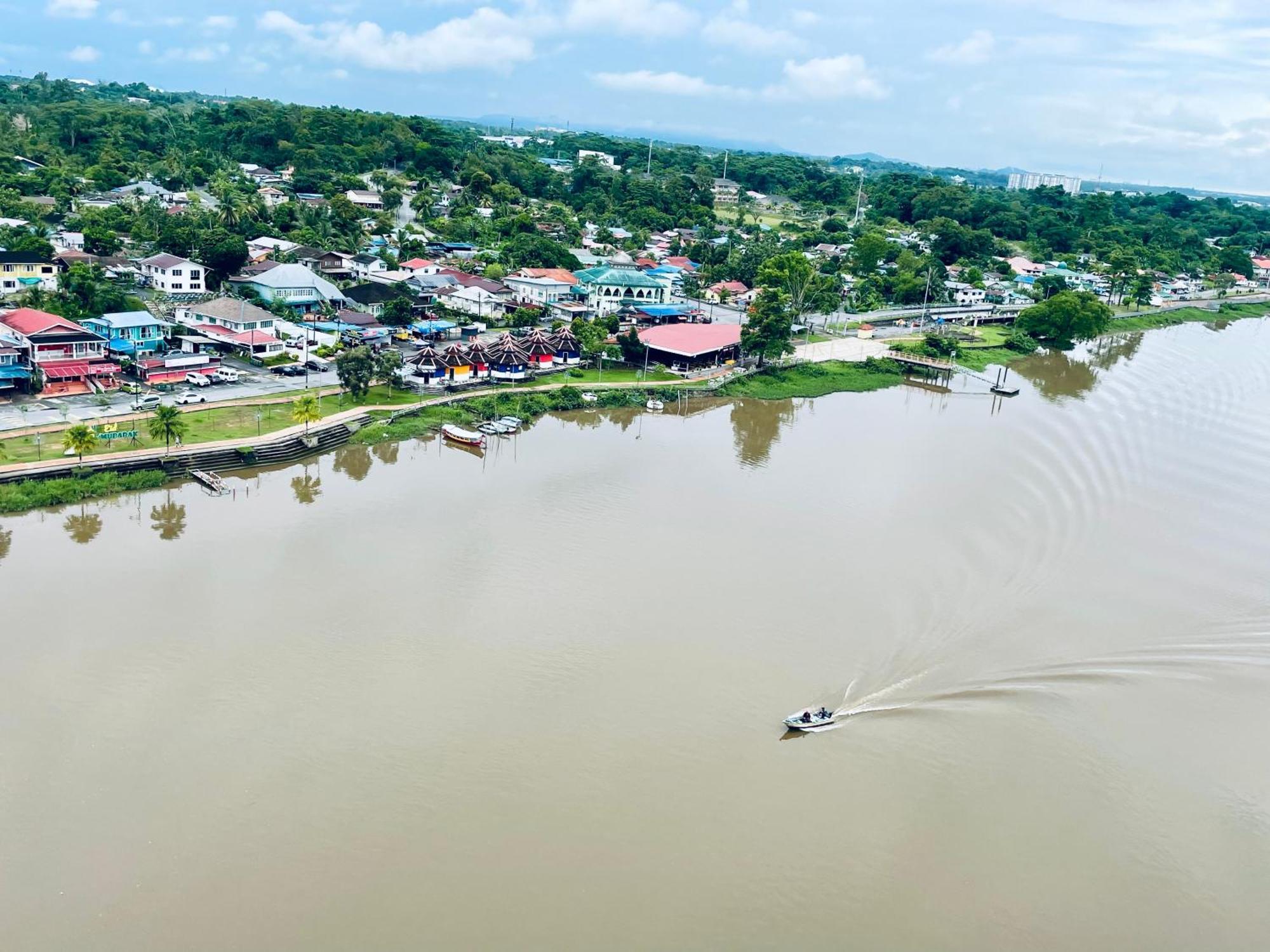 Kuching City Center Riverbank Suites With Marvelous River View Extérieur photo