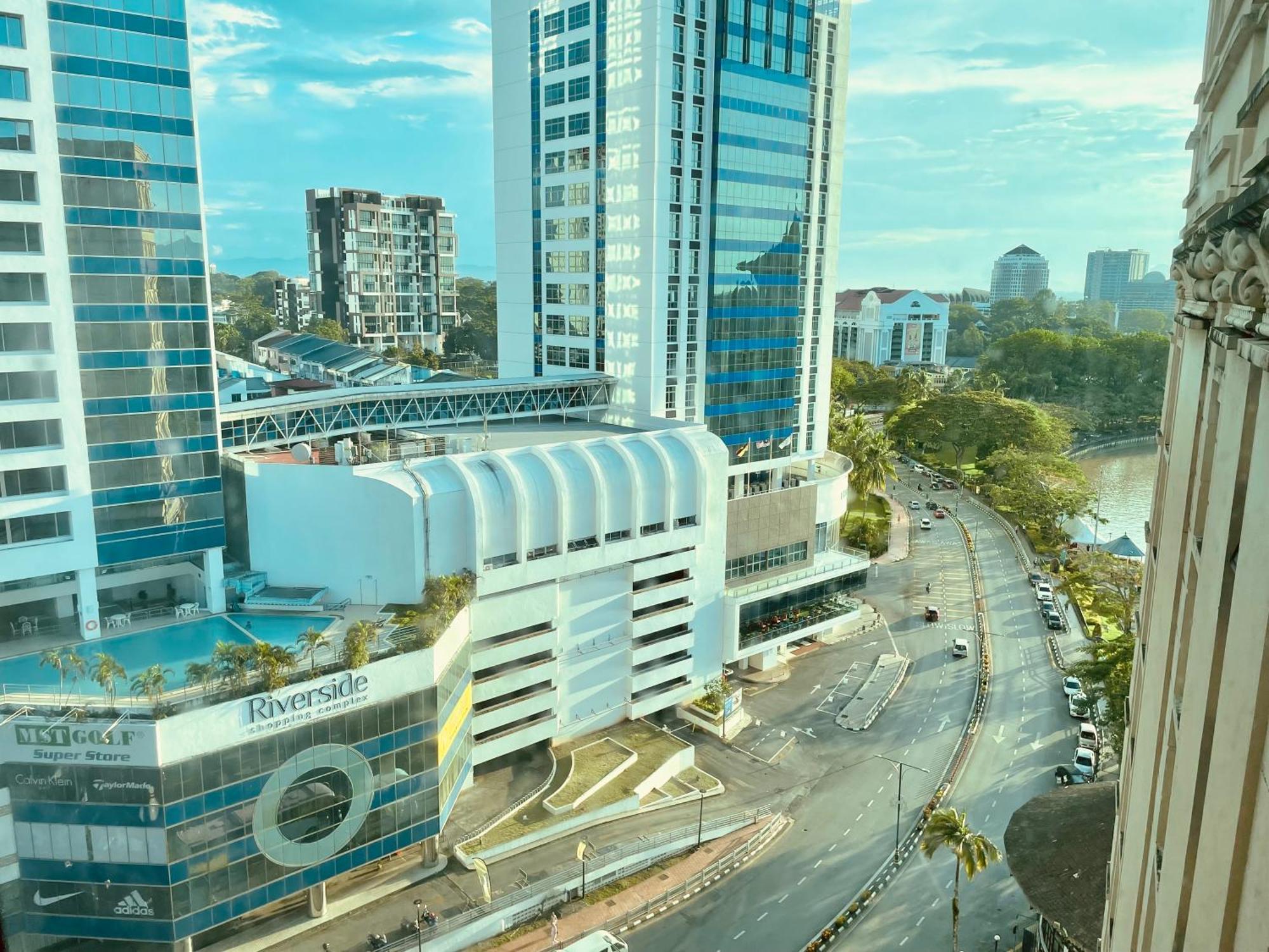 Kuching City Center Riverbank Suites With Marvelous River View Extérieur photo