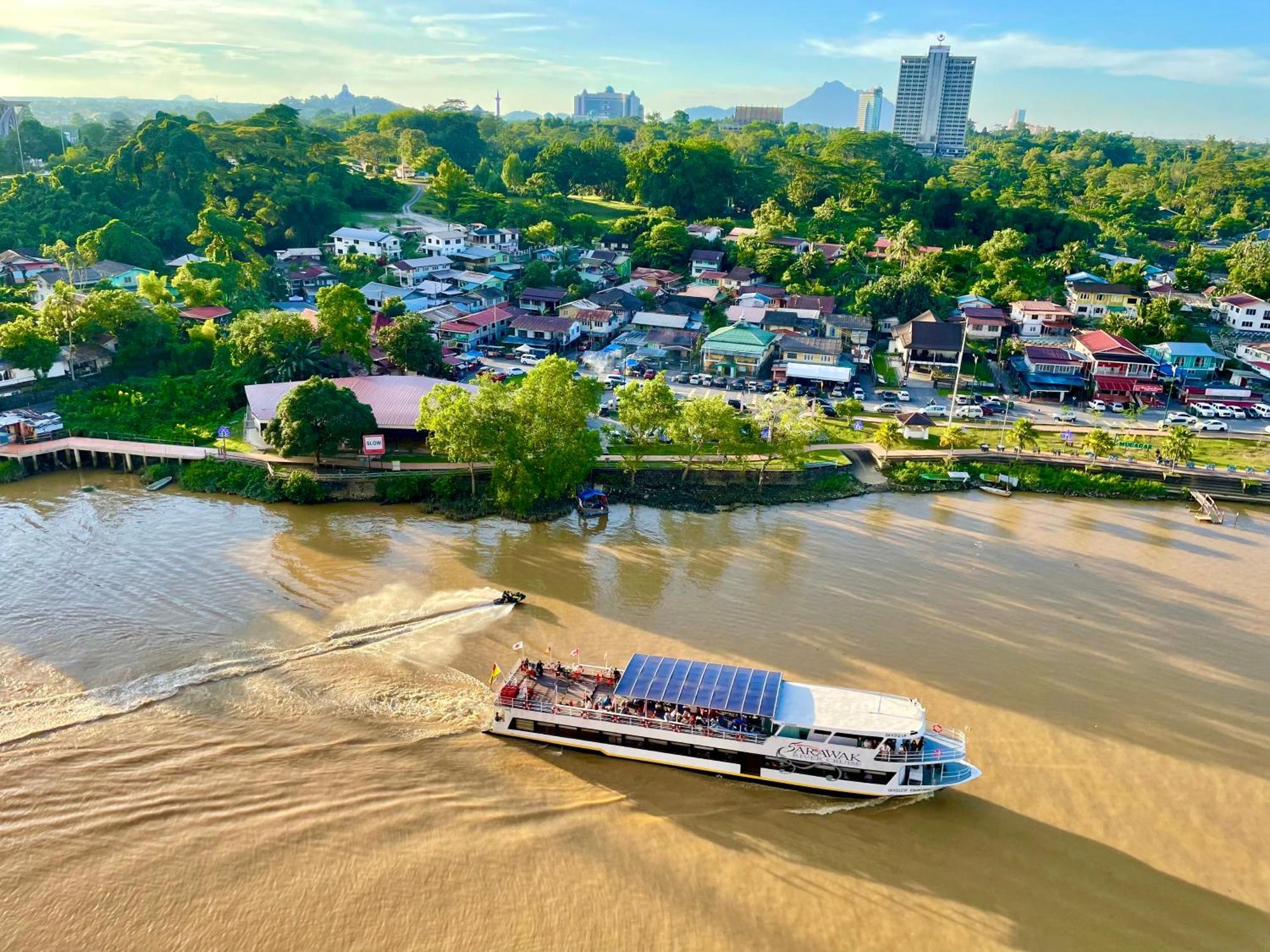Kuching City Center Riverbank Suites With Marvelous River View Extérieur photo